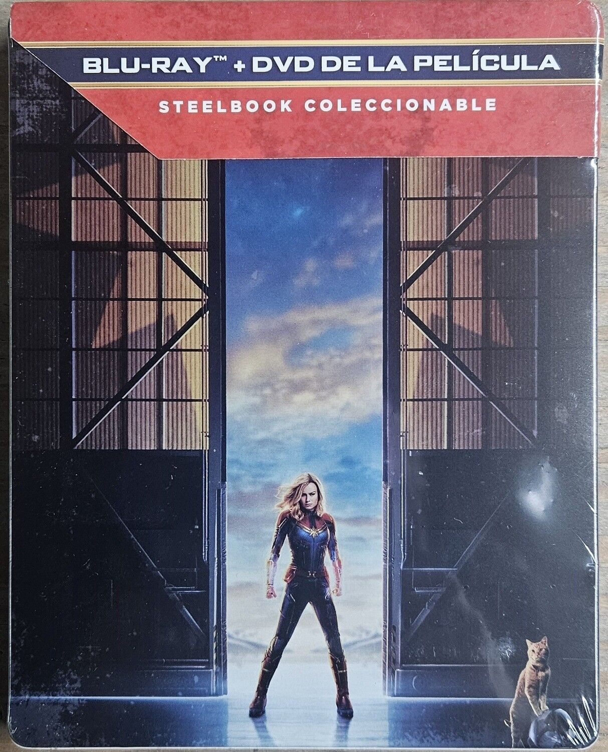 Captain Marvel - Limited Edition Steelbook [Blu-ray + DVD] English & Spanish Audio